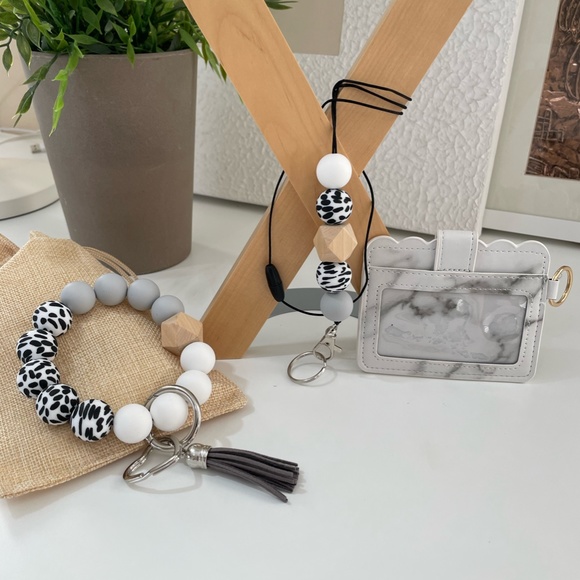 Bracelet Keychain Silicone Wood Beads/Lanyard Teacher Badge Holder Gift Set - Picture 3 of 8